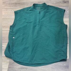 The Figs Woman’s Technical Collection scrub Green top in size large